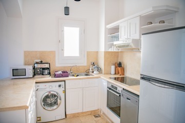 Voll ausgestattete Küche mit Wasch - und Spühlmaschine