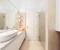 Badezimmer mit Dusche
