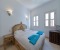 Schlafzimmer mit Doppelbett