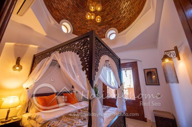 Schlafzimmer #3 mit Doppelbett und eigenem Badezimmer mit Dusche