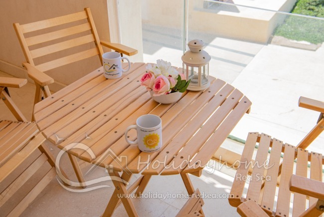 Balkon mit Sitzgelegenheit