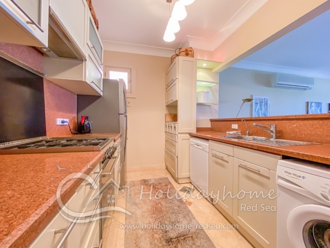 Voll ausgestattete Küche mit Wasch - und Spühlmaschine