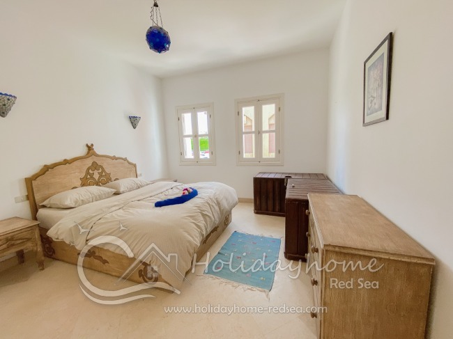 Schlafzimmer mit Doppelbett