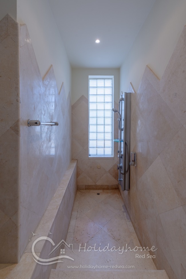 Dusche im Badezimmer #1