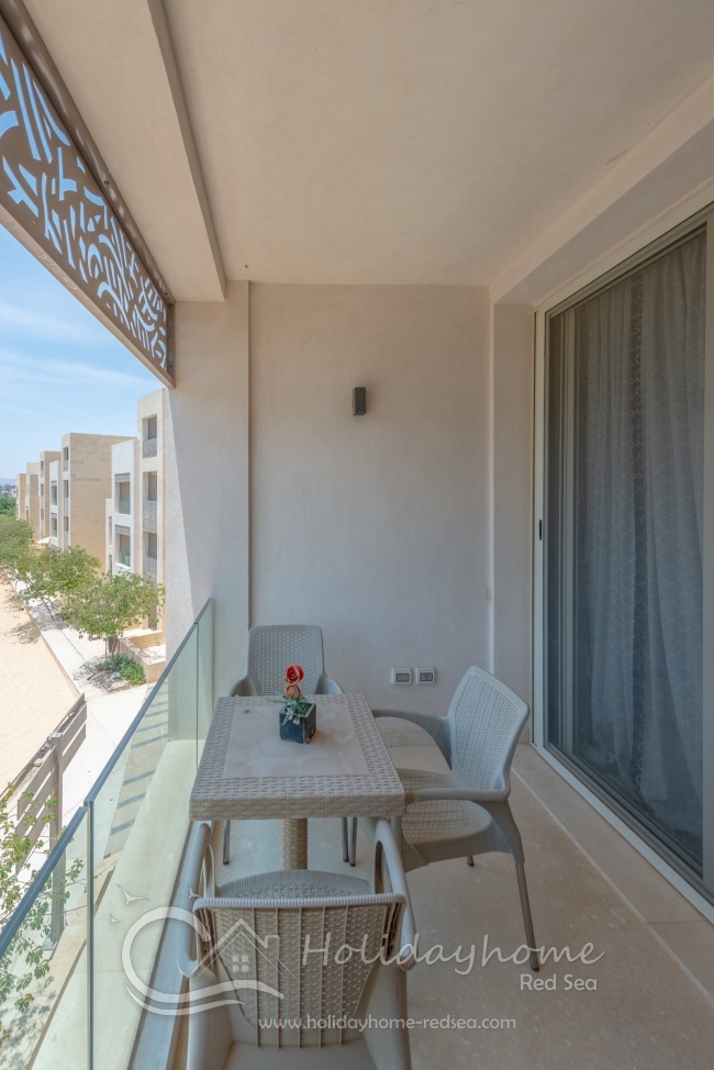 Balkon mit Sitzgelegenheit