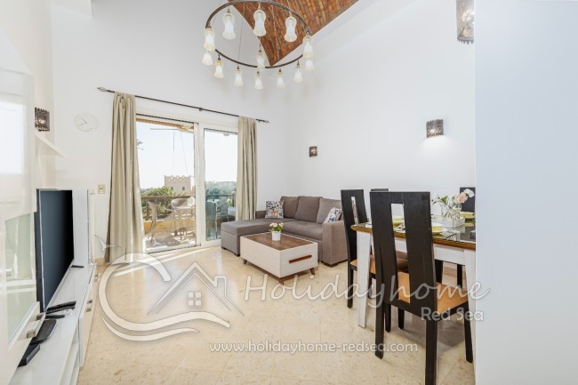 Wohnzimmer mit Balkon