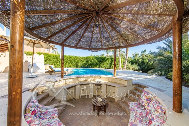 Pool Bar