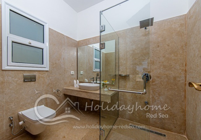 Badezimmer zum Schlafzimmer 1
