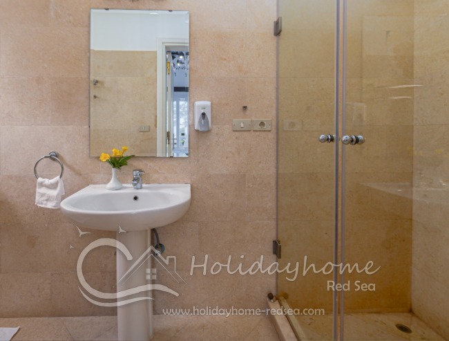 Badezimmer zu Schlafzimmer 4