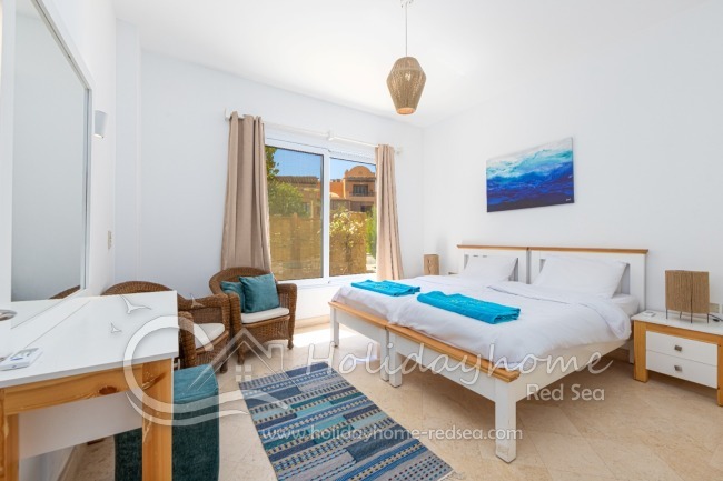 Großes, helles Schlafzimmer