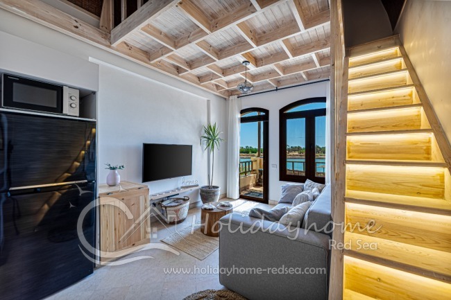 Wohnzimmer mit Balkon