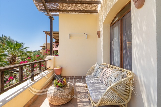 Gemütliche Sitzecke auf dem Balkon
