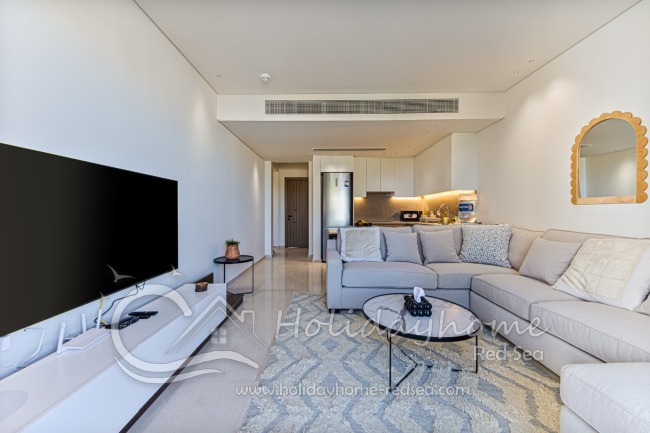 Gem&uuml;tliches Sofa mit gro&szlig;em Smart TV