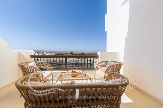 Sch&ouml;ne Terrasse mit traumhaftem Ausblick