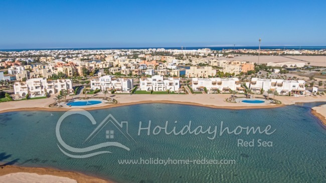 Blick auf das Apartment mit Lagune und Gemeinschaftspool