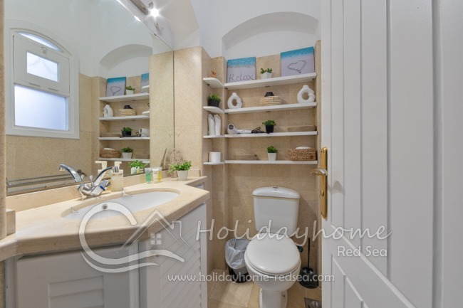 Badezimmer mit Dusche 